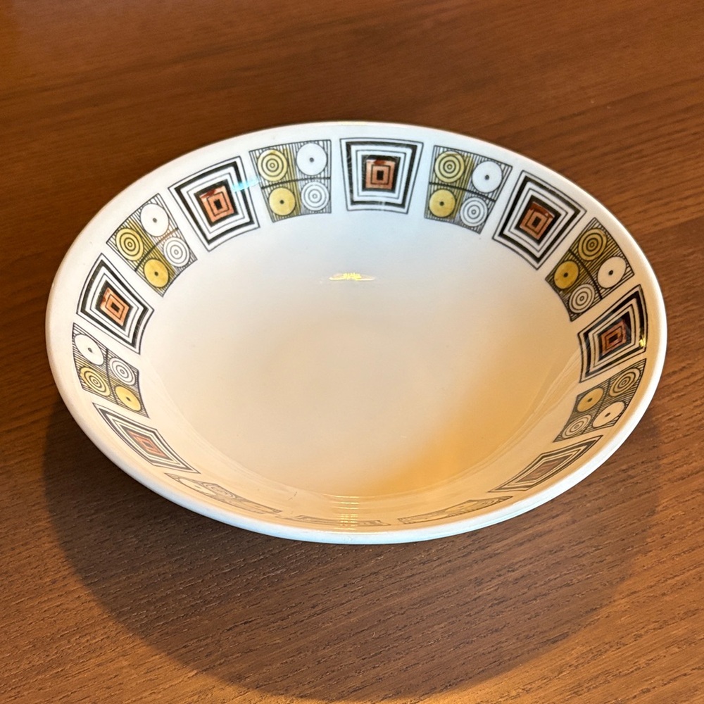 VINTAGE - Kathie Winkle Broadhurst Ironstone serving bowl "Rushstone"